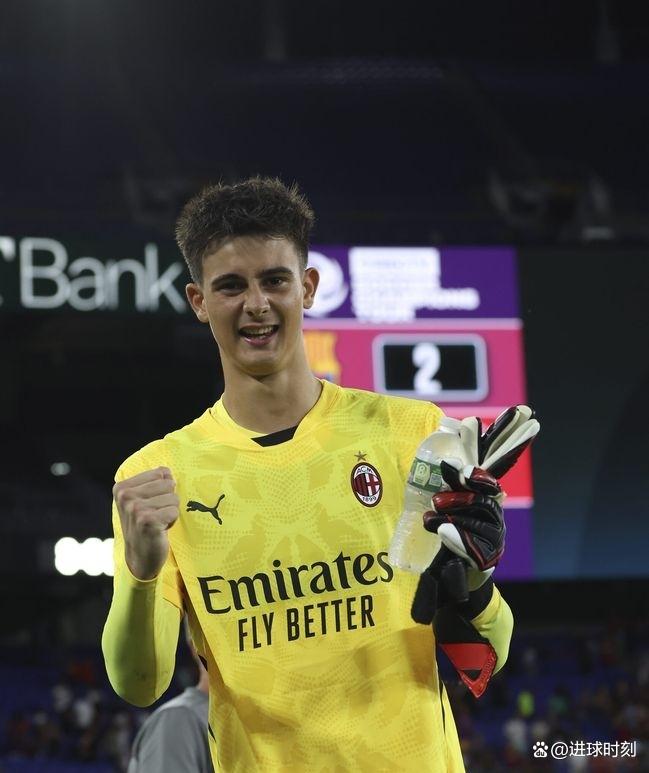 leyu sports-AC米兰训练开放日，转会期门线救险引欢呼，英超在即，赛季目标并未改变-leyu sports