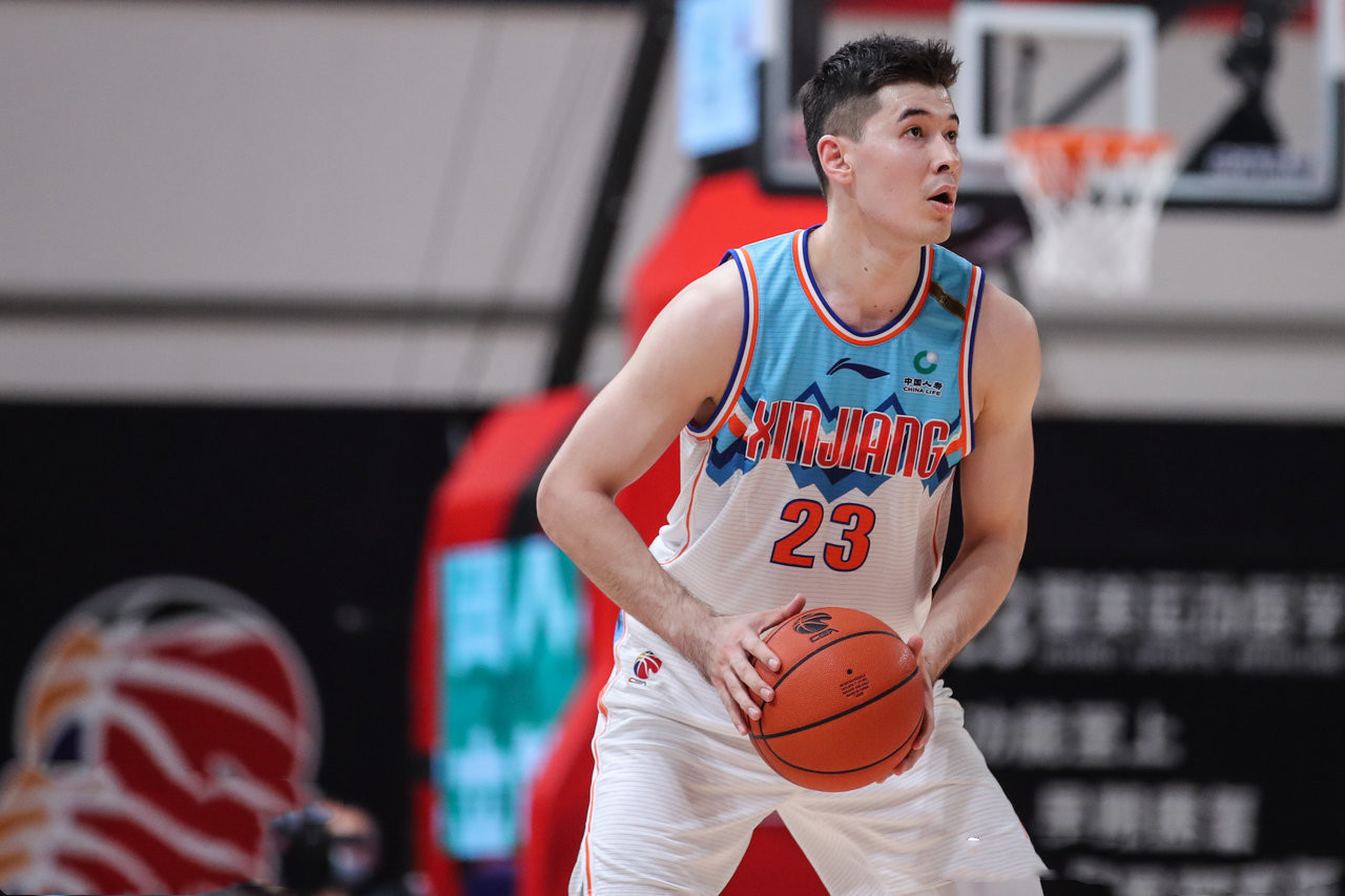 乐鱼体育app-里尔清晨调整名单，志在CBA季后赛名次提升，引发热议，赛季目标并未改变的简单介绍-乐鱼体育app